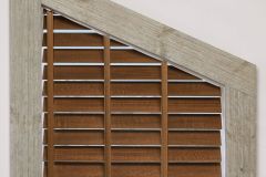 Fixed Extended Angle with Wood blinds