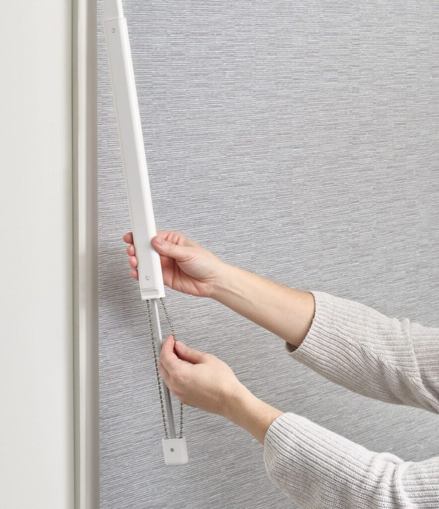 Shroud cover on a roller shade